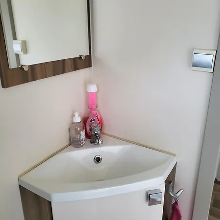 Mobilhome Au Coeur De L'auvergne * לה בורבול